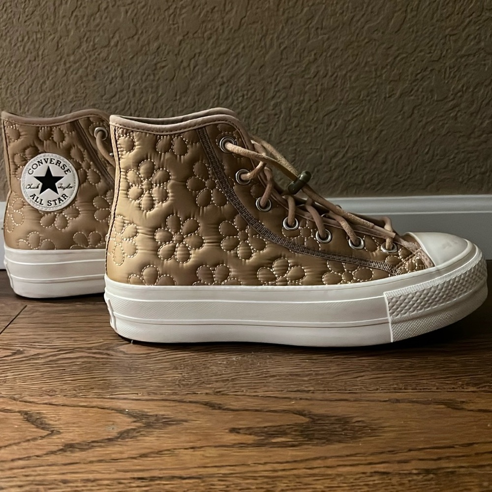 Platform Converse - image 1